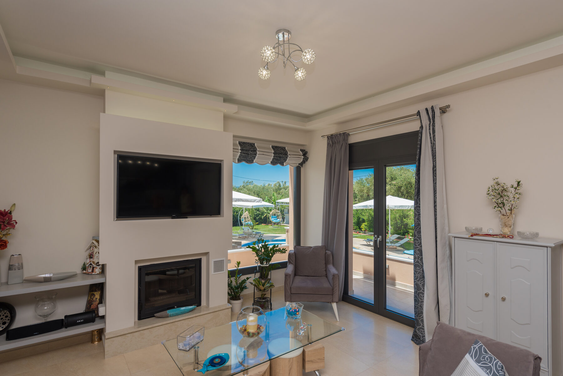 Romanza Villa I living room